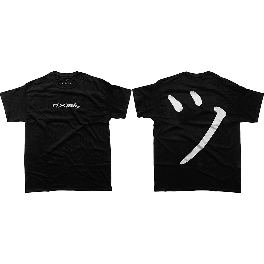 BLACK ESSENTIAL T-SHIRT